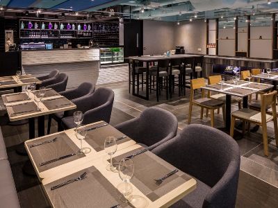 カムラックス 4* 香港